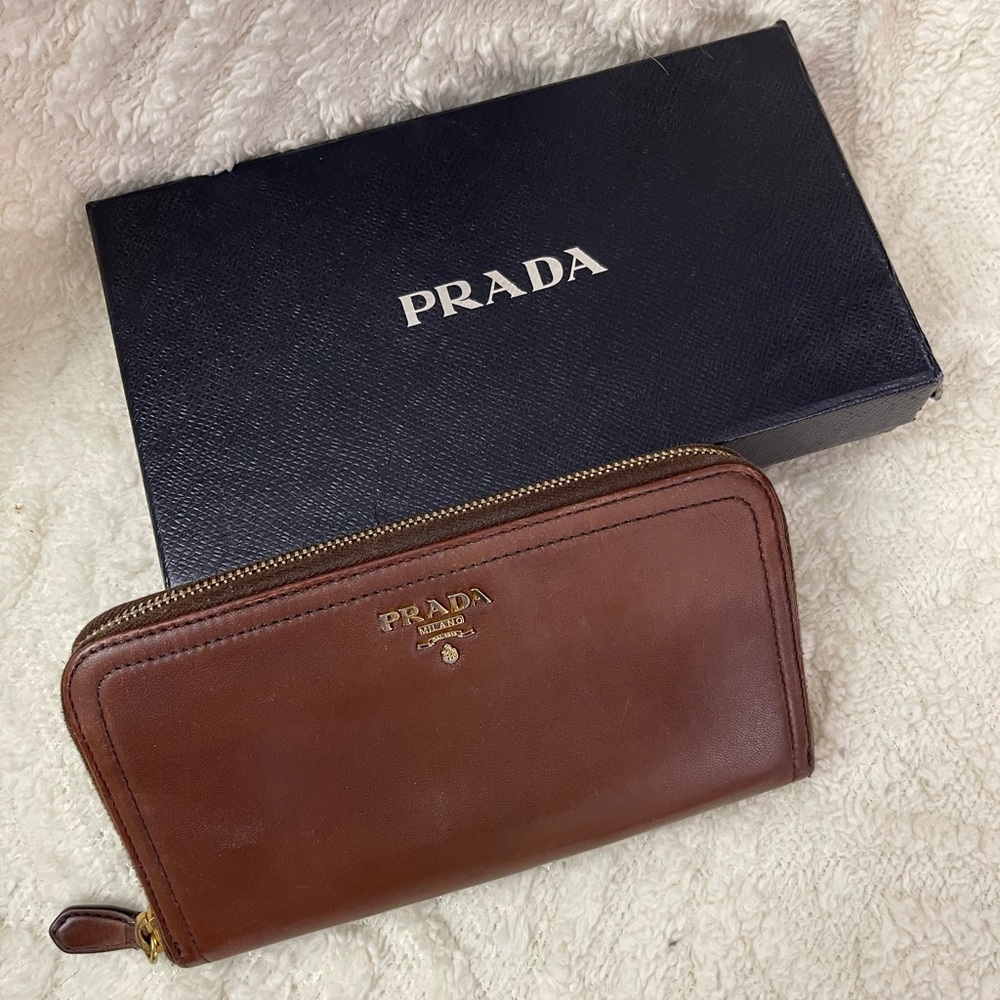Authentic Prada Leather Continental Wallet zippie long wallet with box